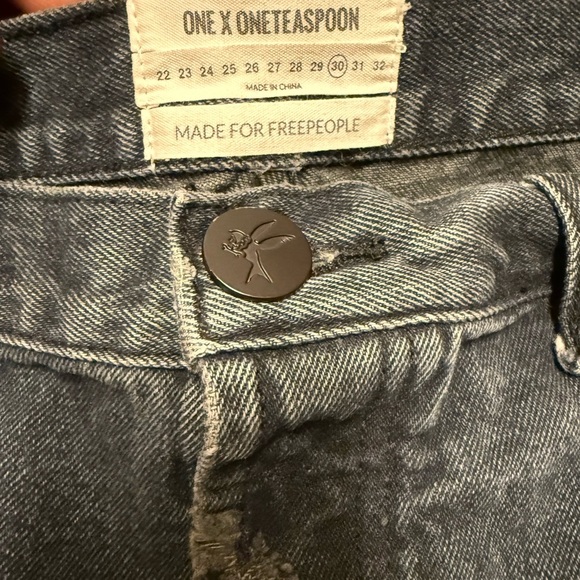 One Teaspoon for Free People Black Bandits Shorts Distressed Relaxed Fit Size 30 - Picture 5 of 6